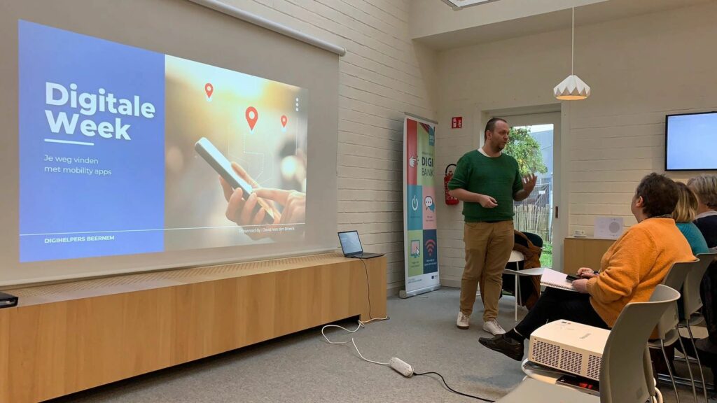 David presenting 4 apps for the digital week in the library.